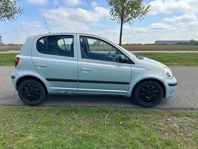 Occasion Toyota Yaris 87 PK (63 kW) 2004 Blauw Hatchback