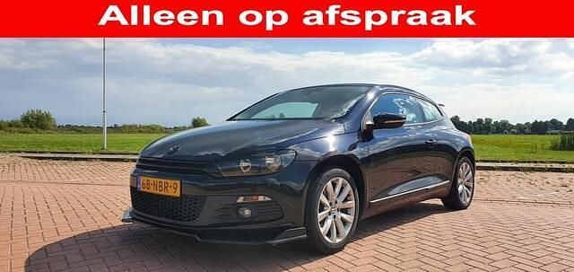 Zwart Gebruikt 2010 VW Scirocco Highline Coupé | € 4.945 (Eerlijke prijs) - Afbeelding 1/4