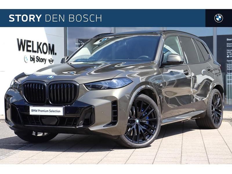 Groen Gebruikt 2025 BMW X5 Executive SUV | € 129.950 - Afbeelding 1/4