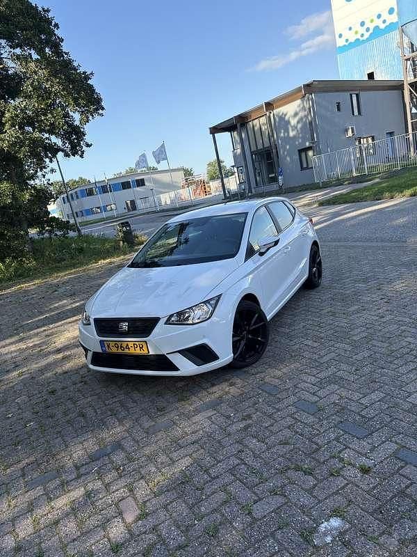 Wit Gebruikt 2021 Seat Ibiza Business Hatchback | € 10.950 (Super prijs) - Afbeelding 1/4