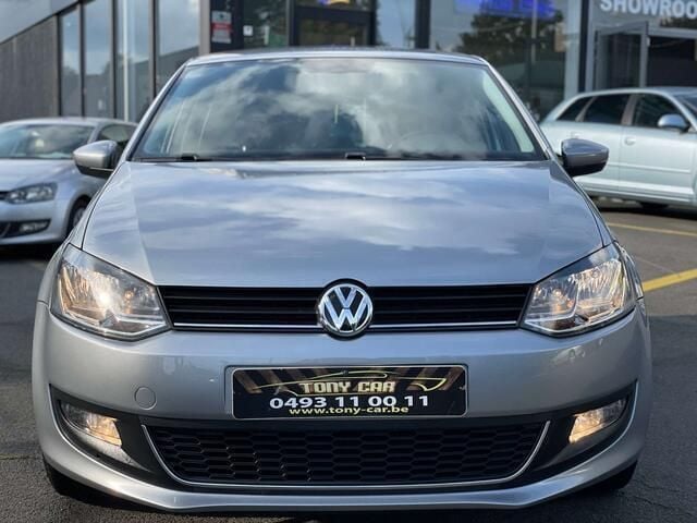 Grijs Gebruikt 2011 VW Polo Team Sedan | € 12.499 - Afbeelding 1/4