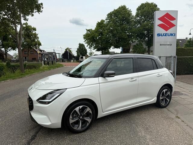 Wit Gebruikt 2024 Suzuki Swift Style Hatchback | € 21.750 (Iets duurder) - Afbeelding 1/4