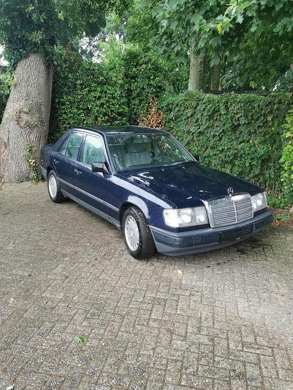 Gebruikt 1987 Mercedes 200 | € 3.950 - Afbeelding 1/4