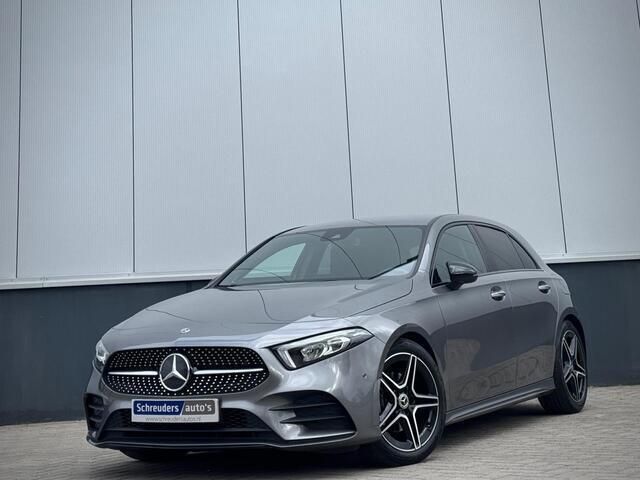 Grijs Gebruikt 2020 Mercedes A180 AMG Hatchback | € 29.950 (Eerlijke prijs) - Afbeelding 1/4
