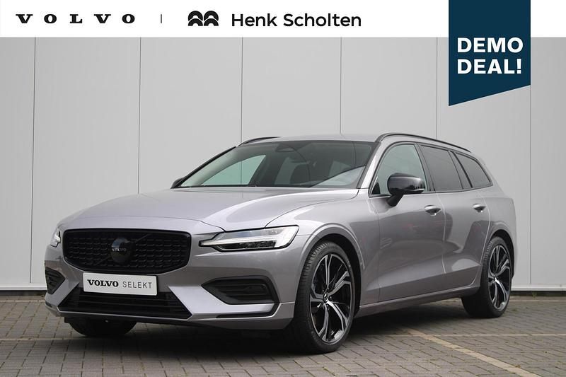 Grijs Occasion 2025 Volvo V60 Performance Stationwagen | € 47.950 - Afbeelding 1/4