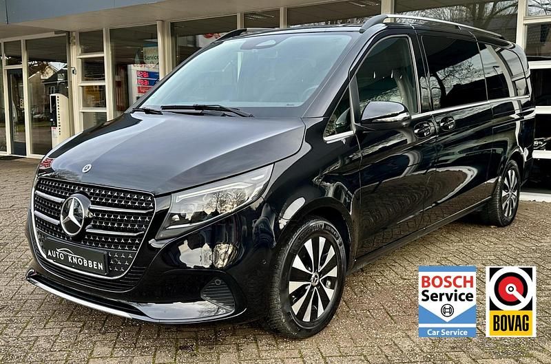 Zwart Gebruikt 2024 Mercedes V300 Avantgarde MPV | € 69.950 (Eerlijke prijs) - Afbeelding 1/4