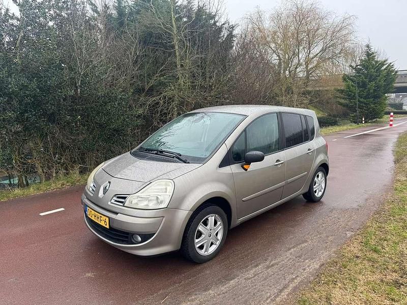 Occasion Renault Grand Modus Dynamique 101 PK (74 kW) 2008 Beige MPV