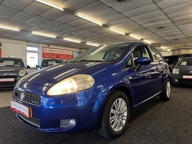 Blauw Gebruikt 2009 Fiat Grande Punto Lusso Hatchback | € 2.250 (Eerlijke prijs) - Afbeelding 1/4