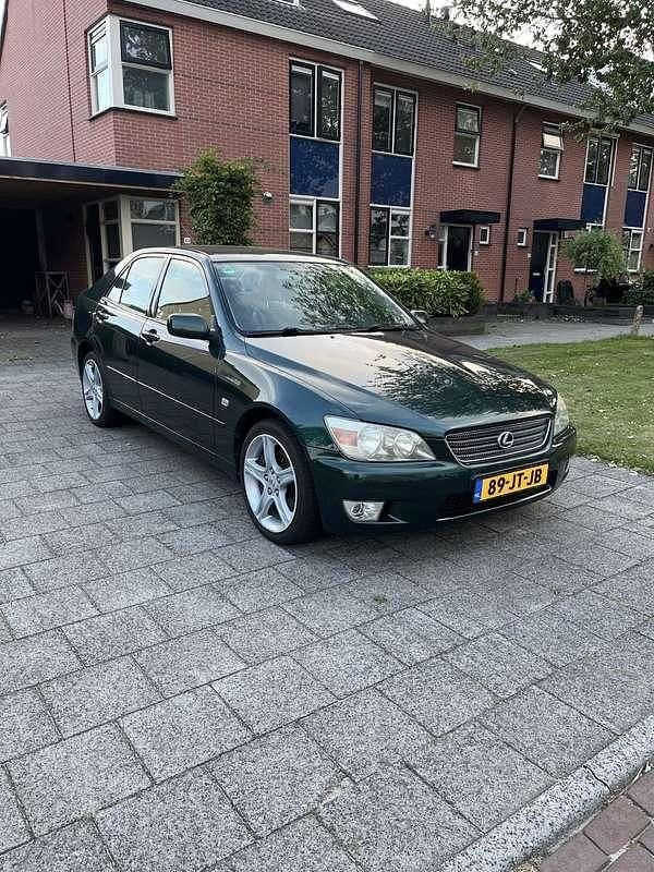 Gebruikt 2002 Lexus IS200 Sedan | € 3.750 (Eerlijke prijs) - Afbeelding 1/4