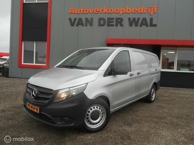 Grijs Gebruikt 2016 Mercedes Vito MPV | € 13.999 (Eerlijke prijs) - Afbeelding 1/4