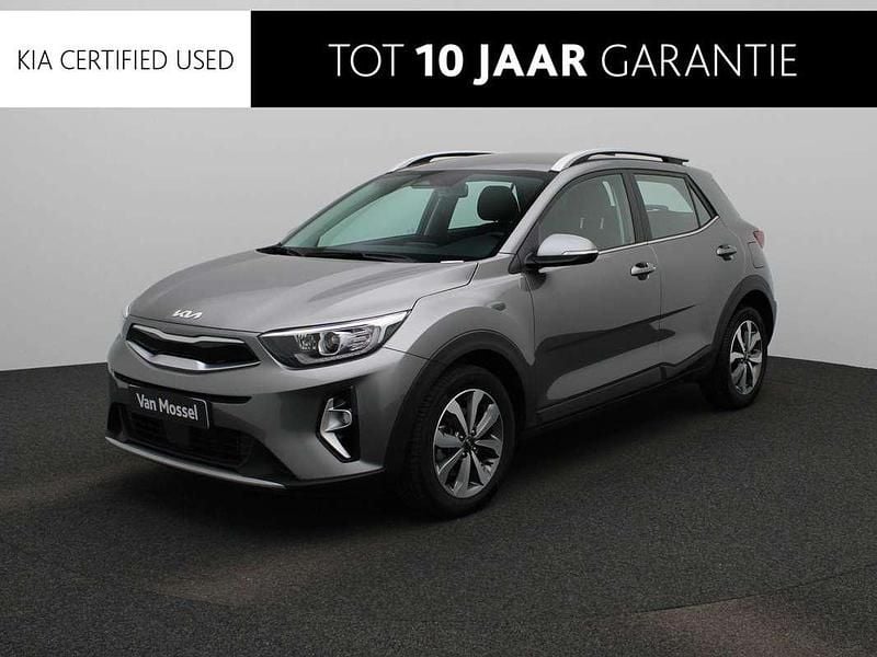 Grijs Gebruikt 2024 Kia Stonic SUV | € 25.400 (Eerlijke prijs) - Afbeelding 1/2