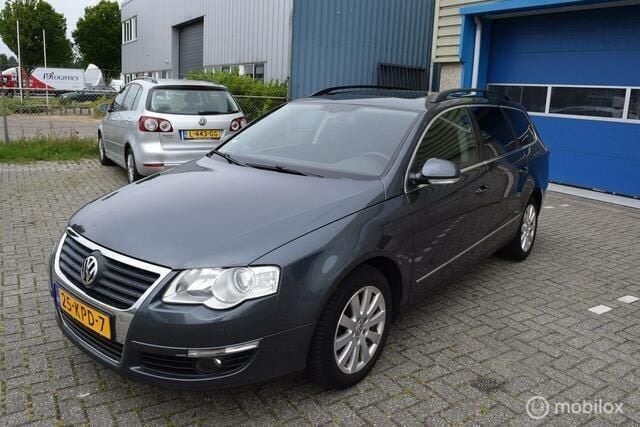 Grijs Gebruikt 2010 VW Passat Highline Stationwagen | € 5.500 (Eerlijke prijs) - Afbeelding 1/4