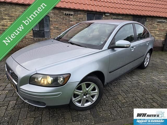 Grijs Gebruikt 2006 Volvo S40 Sedan | € 2.440 (Eerlijke prijs) - Afbeelding 1/4