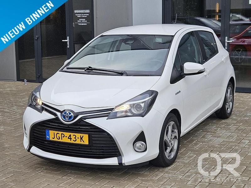 Wit Gebruikt 2017 Toyota Yaris Hybrid Edition-S Hatchback | € 14.449 (Eerlijke prijs) - Afbeelding 1/4