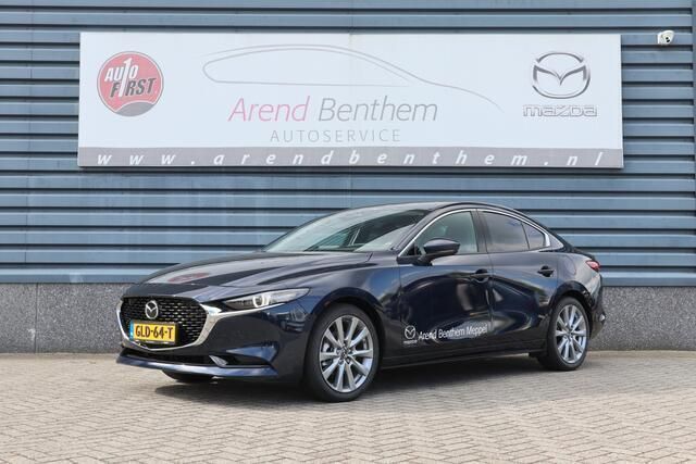 Deep crystal blue (donker blauw mica) Gebruikt 2024 Mazda 3 Exclusive-Line Sedan | € 40.950 - Afbeelding 1/4