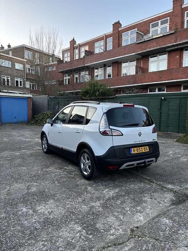 Occasion Renault Scénic Expression 116 PK (85 kW) 2013 Wit MPV