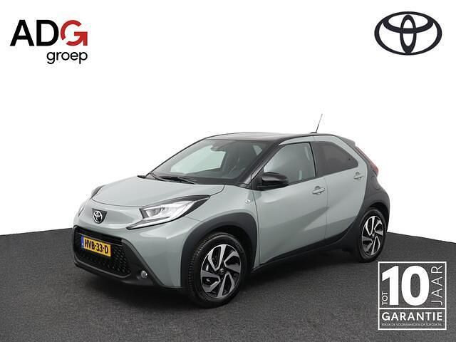 Groen Gebruikt 2025 Toyota Aygo X Pulse SUV | € 22.950 - Afbeelding 1/4