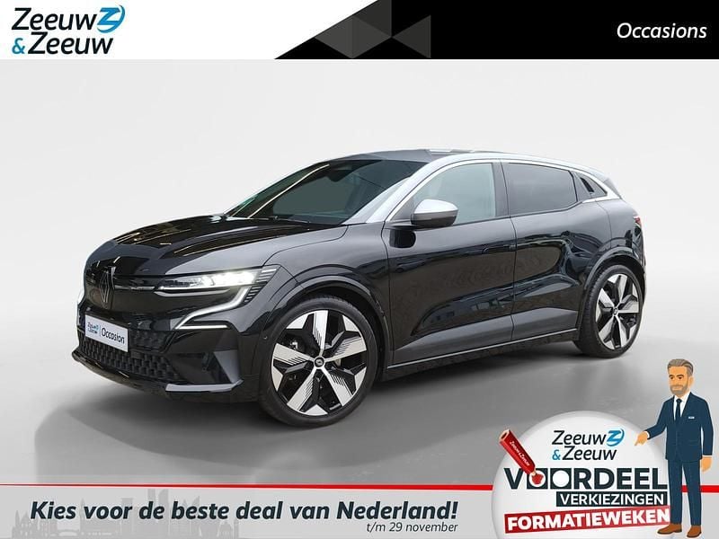Zwart Gebruikt 2023 Renault Mégane Techno Hatchback | € 28.450 (Eerlijke prijs) - Afbeelding 1/4