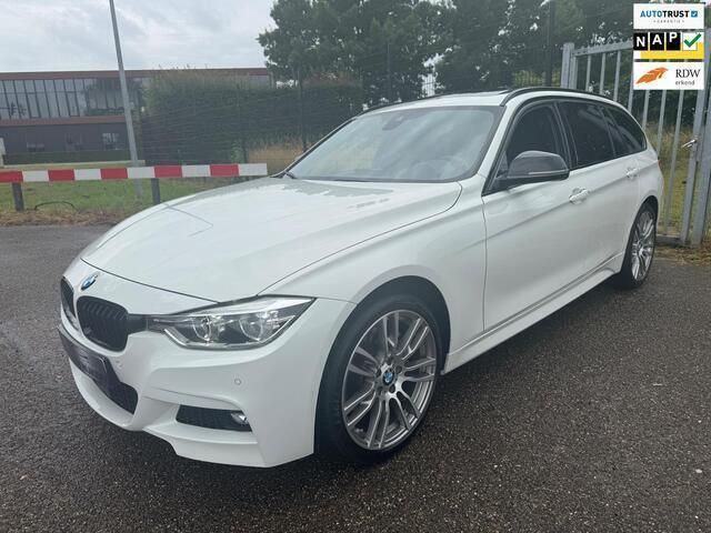 Wit Gebruikt 2017 BMW 340 Performance Stationwagen | € 32.900 - Afbeelding 1/4