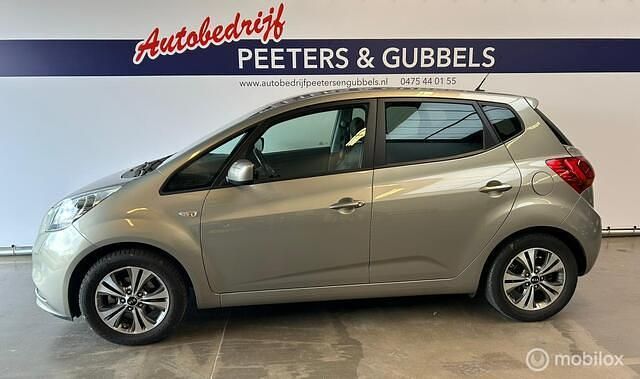 Beige Gebruikt 2016 Kia Venga Hatchback | € 14.445 (Eerlijke prijs) - Afbeelding 1/4