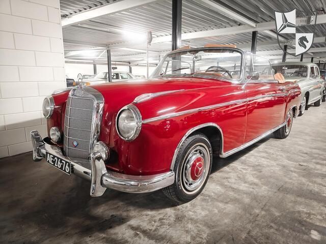 Rood Gebruikt 1961 Mercedes 220 SE Cabriolet | € 129.500 - Afbeelding 1/4