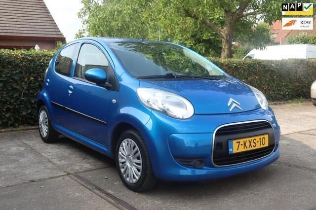 Blauw, metallic lak Gebruikt 2010 Citroën C1 Hatchback | € 2.650 (Goede deal) - Afbeelding 1/4