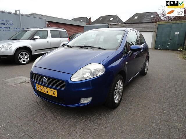 Blauw (metallic) Occasion 2006 Fiat Grande Punto Hatchback | € 1.950 (Eerlijke prijs) - Afbeelding 1/4