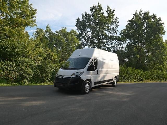 Wit Gebruikt 2023 Citroën Jumper MPV | € 29.999 - Afbeelding 1/4