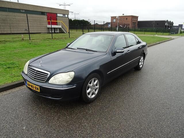 Zwart Gebruikt 2004 Mercedes S350 Sedan | € 2.595 (Goede deal) - Afbeelding 1/4