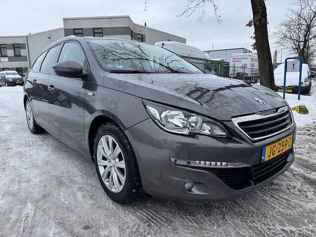 Occasion Peugeot 308 SW Style 131 PK (96 kW) 2016 Grijs (metallic) Stationwagen