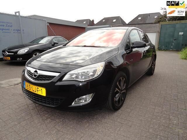 Zwart Gebruikt 2010 Opel Astra Edition Hatchback | € 4.250 (Eerlijke prijs) - Afbeelding 1/4