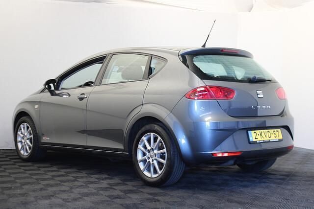 Occasion Seat Leon 105 PK (77 kW) 2012 Grijs Hatchback