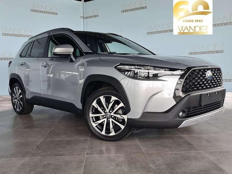 Zilver Occasion 2023 Toyota Corolla Cross Team SUV | € 36.900 (Eerlijke prijs) - Afbeelding 1/4