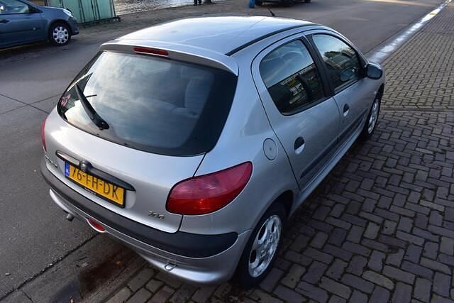 Occasion Peugeot 206 75 PK (55 kW) 2000 Grijs Hatchback