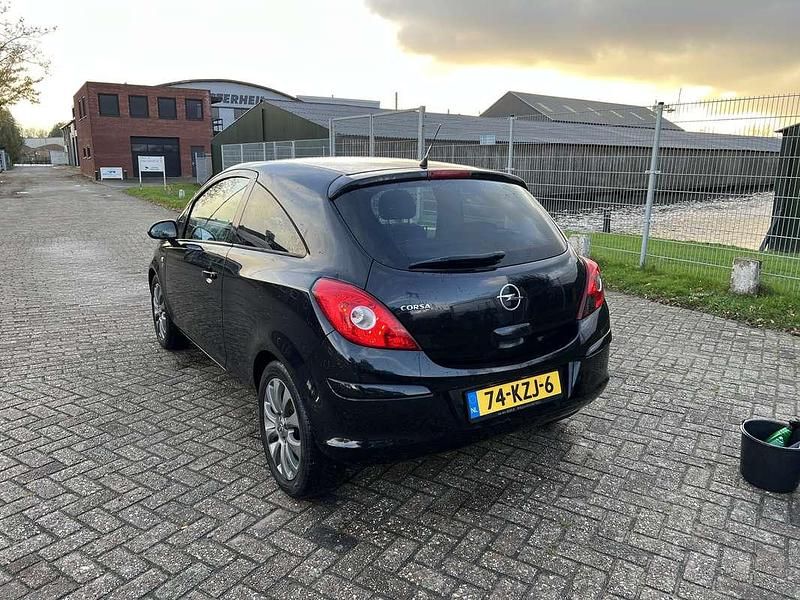 Occasion Opel Corsa Edition 101 PK (74 kW) 2010 Zwart Hatchback