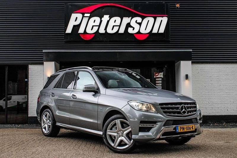 Grijs Gebruikt 2012 Mercedes ML350 Edition 1 SUV | € 21.950 (Super prijs) - Afbeelding 1/4