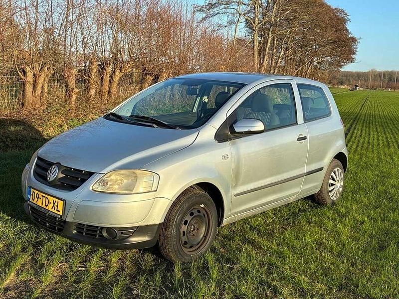 Occasion VW Fox 54 PK (39 kW) 2005 Zilver Hatchback
