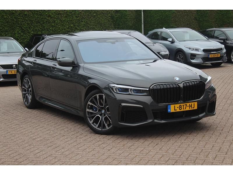 Grijs Gebruikt 2019 BMW 745 M Sport Sedan | € 48.950 (Eerlijke prijs) - Afbeelding 1/4