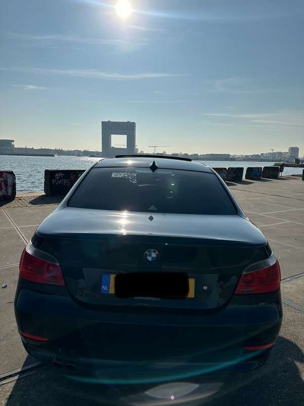 Zwart Gebruikt 2007 BMW 525 Executive Sedan | € 6.450 (Eerlijke prijs) - Afbeelding 1/4