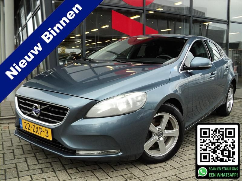 Blauw Gebruikt 2013 Volvo V40 Momentum Hatchback | € 6.945 (Eerlijke prijs) - Afbeelding 1/4