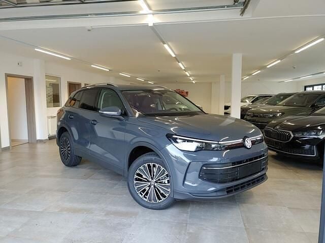 Grijs Nieuw 2025 VW Tiguan Life SUV | € 49.900 (Goede deal) - Afbeelding 1/4