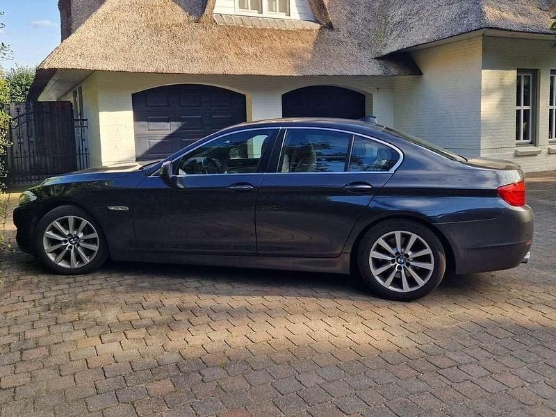 Grijs Gebruikt 2013 BMW 530 Executive Sedan | € 10.000 (Super prijs) - Afbeelding 1/4