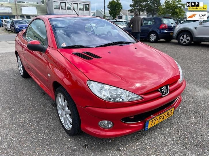 Occasion Peugeot 206 CC 136 PK (100 kW) 2005 Rood Cabriolet