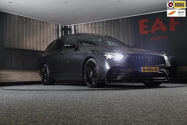 Grijs Occasion 2021 Mercedes 200 AMG line Stationwagen | € 39.950 (Duur) - Afbeelding 1/3