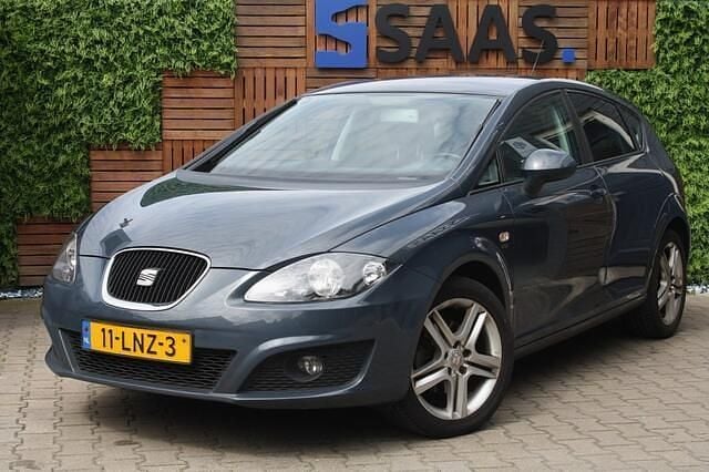 Grijs, andere lak Gebruikt 2010 Seat Leon Hatchback | € 5.324 (Eerlijke prijs) - Afbeelding 1/4