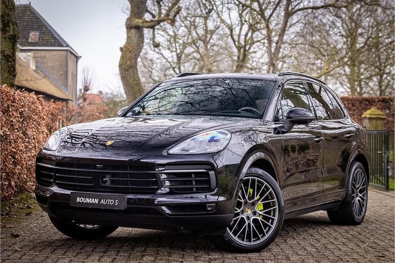 Zwart Occasion 2020 Porsche Cayenne SUV | € 66.950 (Goede deal) - Afbeelding 1/4