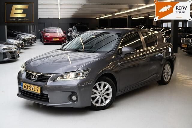 Grijs Gebruikt 2011 Lexus CT200h Business Edition Hatchback | € 12.450 (Eerlijke prijs) - Afbeelding 1/4