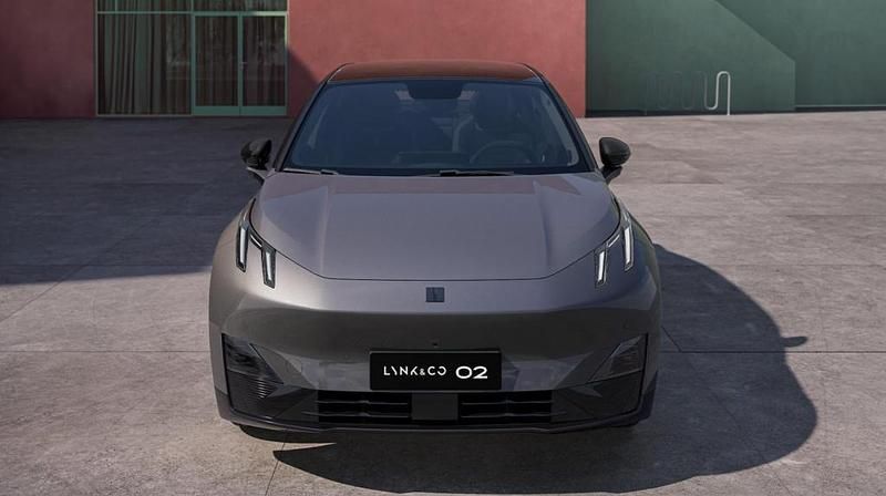 Nieuw Lynk & Co 02 200 kW (272 PK) 2025 Grijs SUV