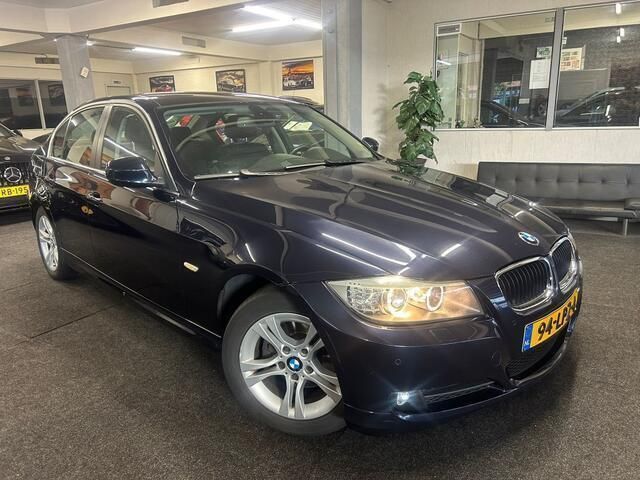 Blauw Gebruikt 2010 BMW 318 Sedan | € 4.995 (Eerlijke prijs) - Afbeelding 1/4