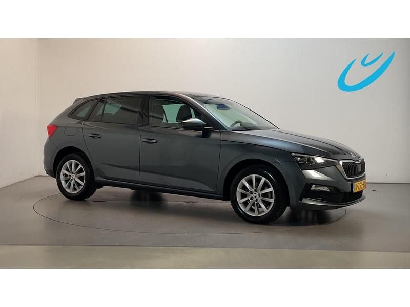 Grijs Gebruikt 2020 Skoda Scala Business Line Hatchback | € 14.950 (Eerlijke prijs) - Afbeelding 1/4